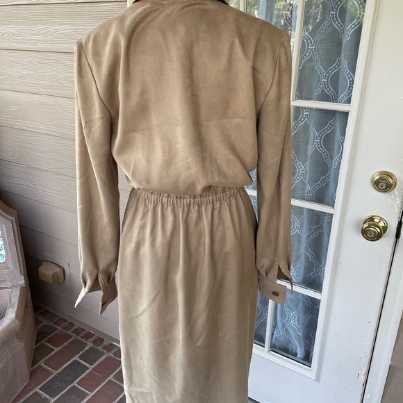 Maggy London Beige Midi Dress - Picture 2 of 5